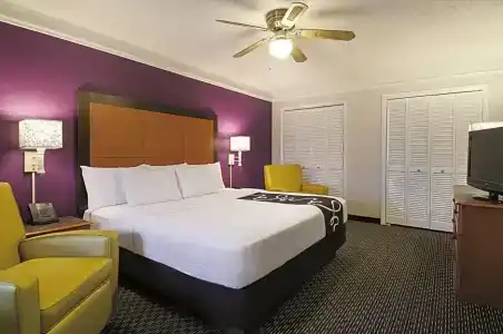 Baymont by Wyndham Woodruff Rd - 36