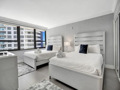 The Alexander All Suites - 113