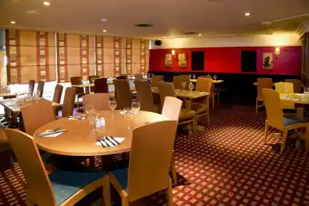 Premier Inn Putney Bridge - 18