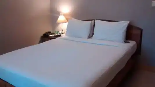 Cross Roads Inn - 3