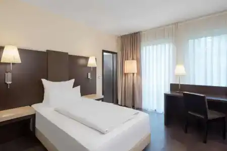 Nh Frankfurt Villa - 5