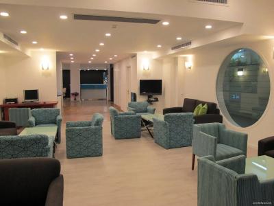 Best Western Regency Suites - 19
