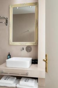 Athens Mansion Luxury Suites - 51