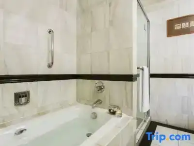 Renaissance Riverside Saigon - 128