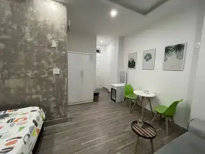 Lucas Inn - 75