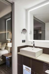 Courtyard by Marriott Wolfsburg - 9