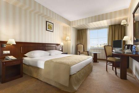 Ramada & Suites by Wyndham Bucharest North - 3