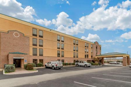 Quality Inn San Antonio Fiesta at Six Flags - 0