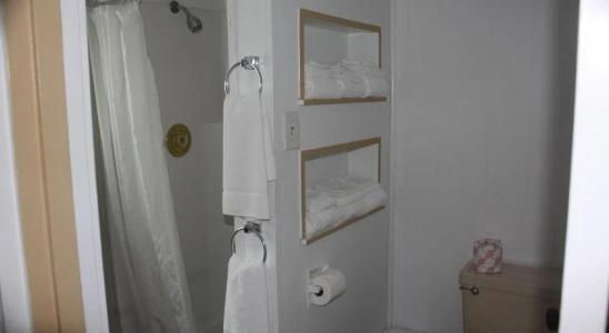 Economy Inn - 7