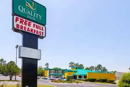 Quality Inn - Lindale - 20