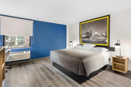 Super 8 by Wyndham Chicago IL - 13