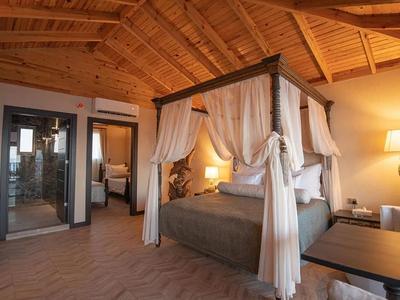 Les Ambassadeurs Ultra Luxury Beachfront Resort & Maldives Villas & Casino & Yacht Marina - 90