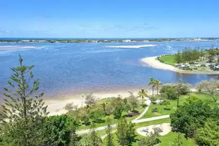 Crystal Bay On The Broadwater - 442
