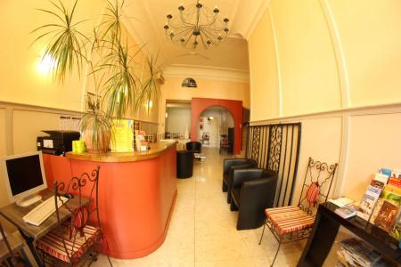 Hôtel Des Arts, Artisanal et Indépendant - 1