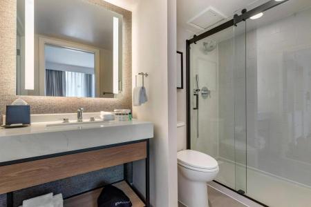 Sheraton Suites Old Town - 25