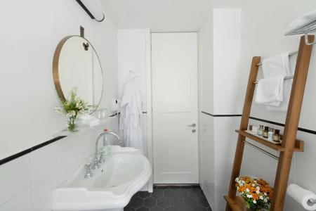 Lily & Bloom Boutique - 7