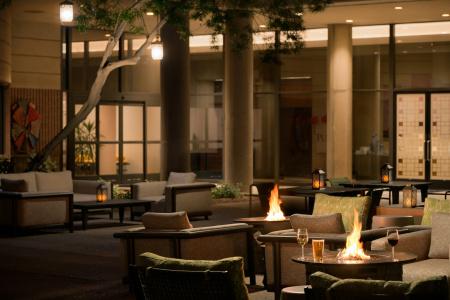DoubleTree Suites by Hilton Phoenix - 24