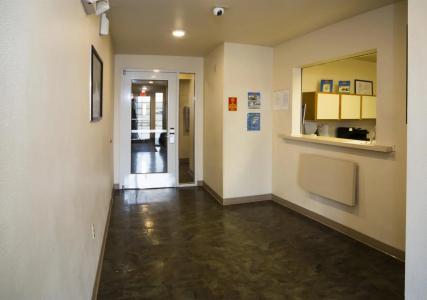WoodSpring Suites - 8