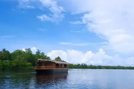Yathra Houseboat by Jetwing - 26