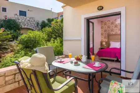 Pilot's Villas Luxury Suites - 25