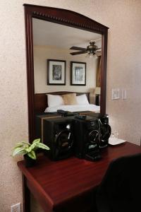 Divya Sutra Suites on Robson Downtown - 30