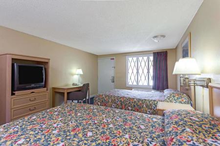 Knights Inn - 5