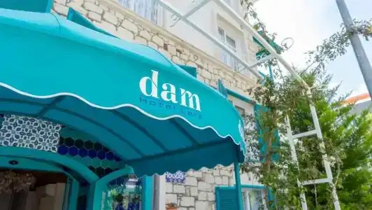 DAM Lara - 57