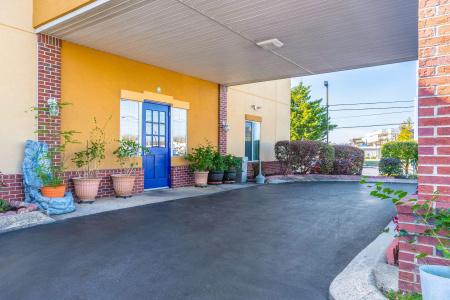 Americas Best Value Inn - - 17