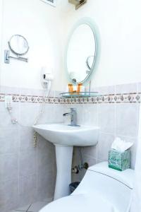 Dorchester & Suites - 47