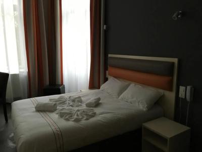 Adonis Strasbourg - 4