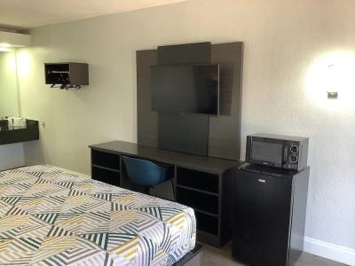 Americas Best Value Inn - - 3