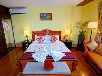 Shwe Ingyinn Mandalay - 58