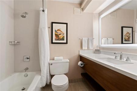 DoubleTree by Hilton City Center - 57