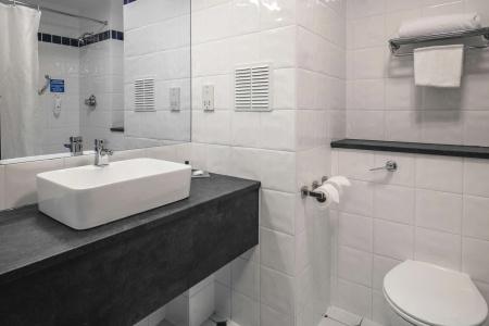 Best Western Plough & Harrow - 76