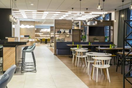 Courtyard by Marriott Edinburgh West - 17