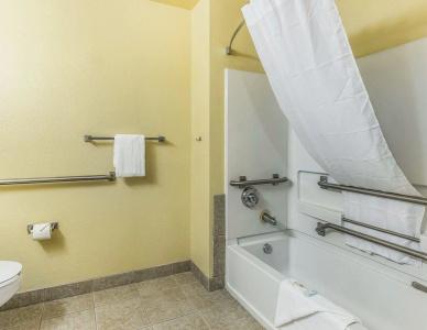 Suburban Studios Cape Coral - 34