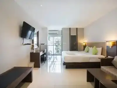 April Suites - 103