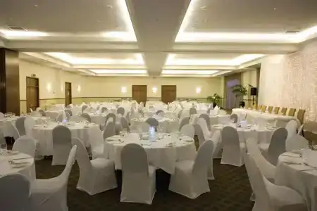 Distinction & Conference Centre - 7