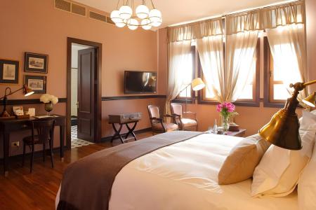 Boutique Castillo Rojo - 31