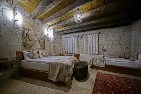 Risus Cave Suites - 4
