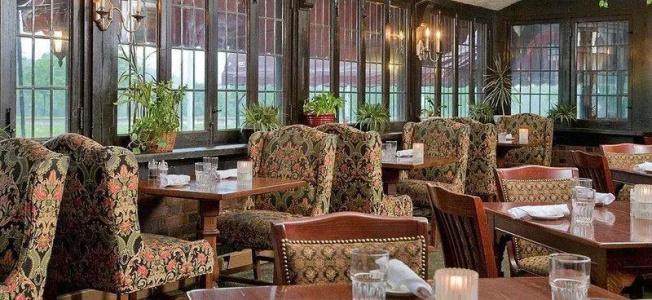 Red Coach Inn - 89