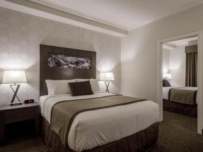 Ramada by Wyndham - 39