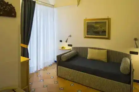 Bellevue Suite - 44