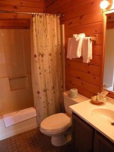 Lake Crest Inn - 8
