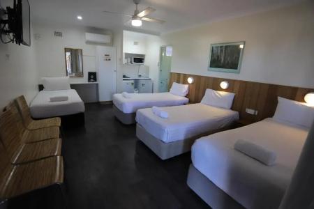Reign Inn - 70