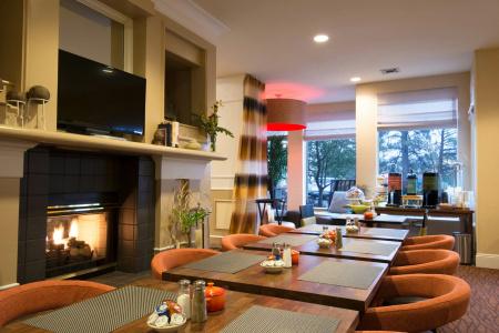Hilton Garden Inn - 38