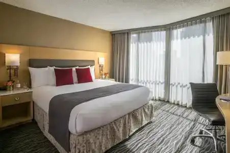 Warwick Seattle - 73