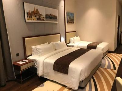 v v Battambang - 81