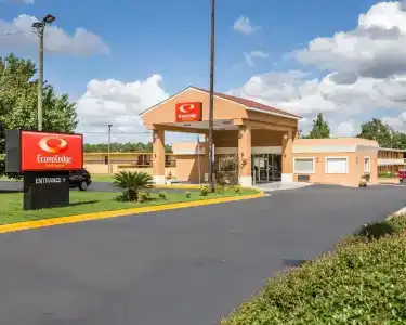 Econo Inn & Suites - 17