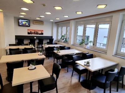 Adler Frankfurt - 15